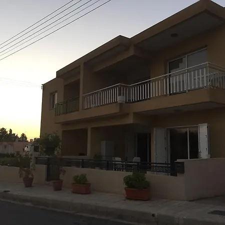 Kissonerga Holiday Flat *