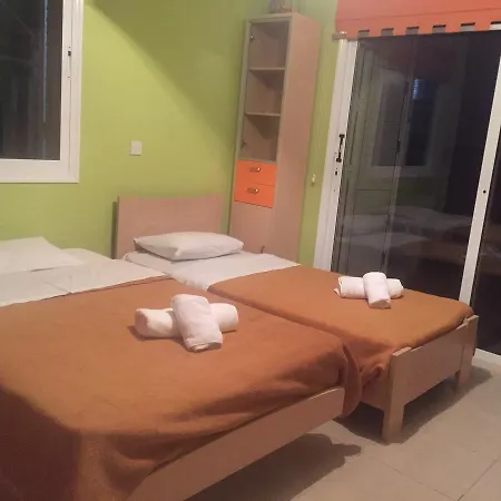 Daire Kissonerga Holiday Flat *